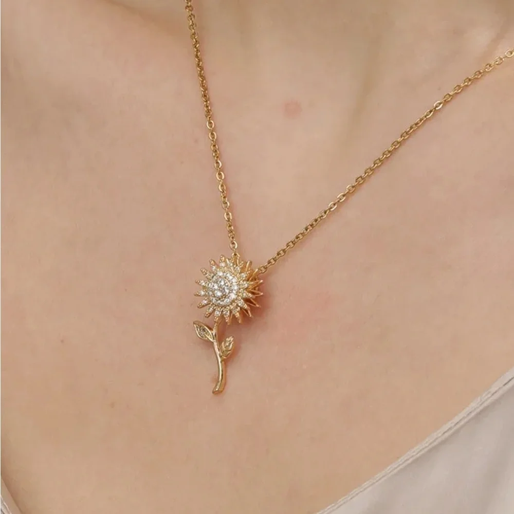 18K Gold Fidget Spinner Sunflower Gemstone Necklace With Diamonds